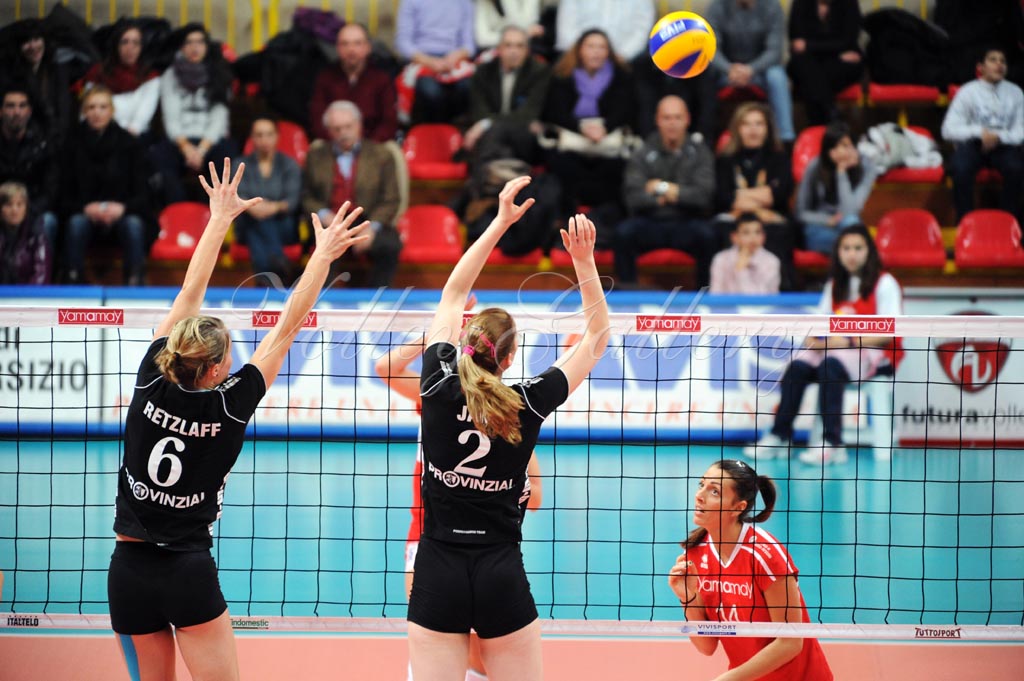 Yamamay Schweriner (20)